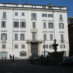 Apartment Piazza Farnese, Rome
